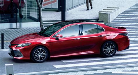 Toyota Camry за последна година на японския пазар - TopGear