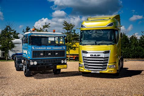 Обои Автомобили DAF (выставка,улица), обои для рабочего стола ...