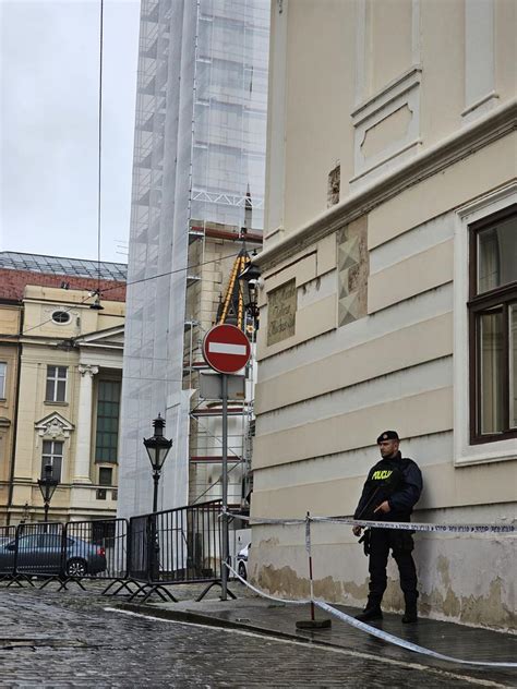 Galerija Interventna Policija Pred Banskim Dvorima Str Ve Ernji Hr