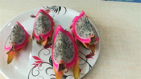 How To Prepare And Eat A Dragon Fruit Youtube