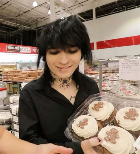 Johnnie Guilbert Johnnie Guilbert Emo Boyfriend Hot Emo Guys