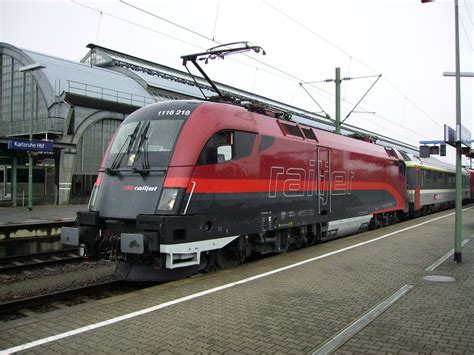 ÖBB Railjet Taurus mit SBB Personenwagen und ÖBB Taurus am 08 09 2010