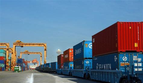 King Abdulaziz Port in Dammam, breaks container throughput record in June - Oman Buzz