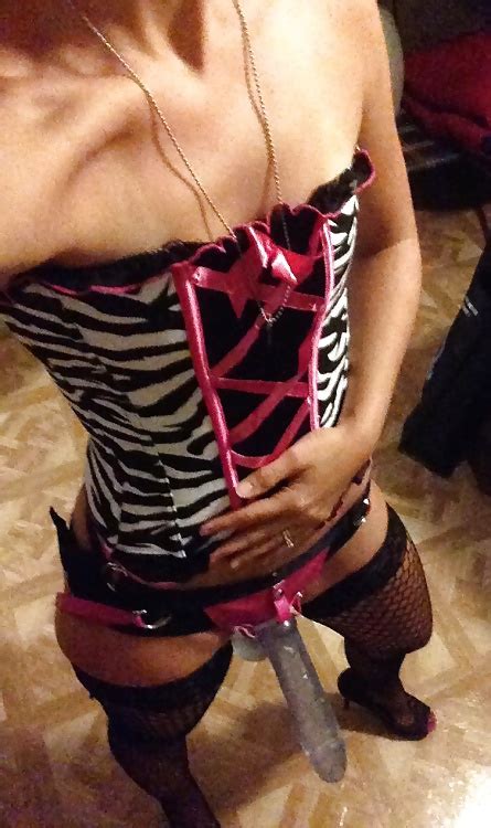 Selfie Strapon Porn Pictures Xxx Photos Sex Images Pictoa