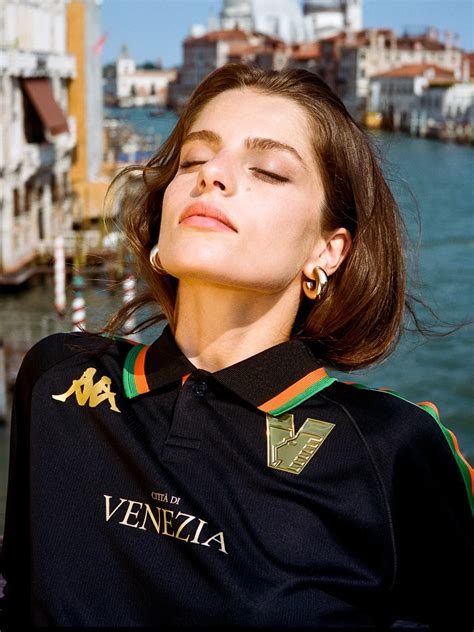 Venezia : un maillot 2022-2023 tout en simplicité