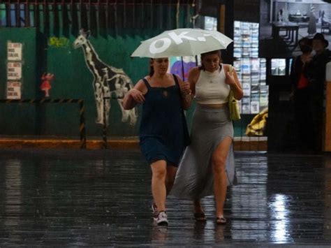 Saca El Paraguas Cdmx Registra Lluvia Generalizada Y Viento