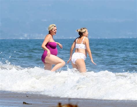 Katy Perry In A Sexy Bikini On The Beach While Pregnant Photos Fappeningtime