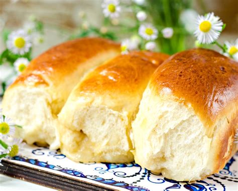 Wallpaper Delicious bread, flowers 1920x1440 HD Picture, Image