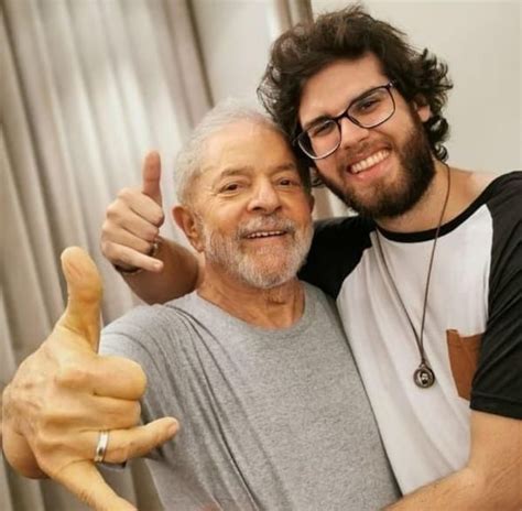 HZ Saiba quem é o neto de Lula que faz sucesso nas redes sociais A