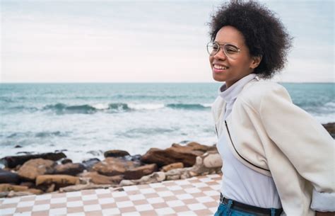 Retrato De Uma Jovem Mulher Latina Foto Gr Tis