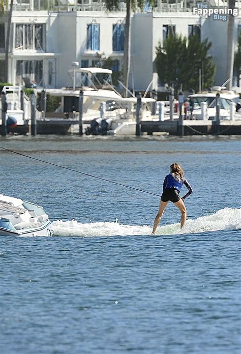 Gisele Bundchen Shows Off Her Slender Figure In A Bikini Photos Onlyfans Leaked Nudes