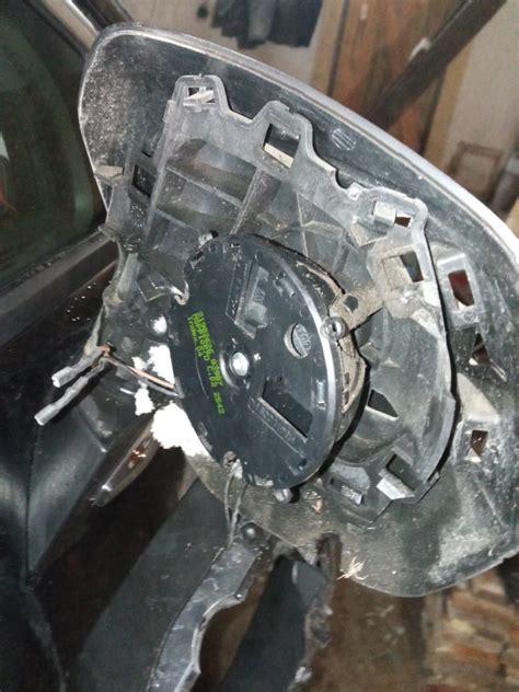 -15- Замена датчика наружной температуры — Peugeot 3008 (1G), 1,6 л ...