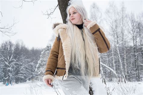 Женская куртка-пилот COCKPIT B-3 Hooded Bomber овчина tan (W72N300 ...