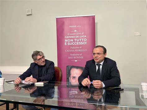 Cateno De Luca Presenta Il Suo Nuovo Libro In Tutte Le Province