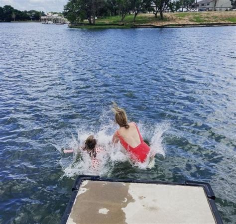 Hot Sexy Jenna Busch Bikini Pics