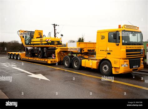 Jcb Digger Demonstration Hgv And Trailer Stock Photo Alamy