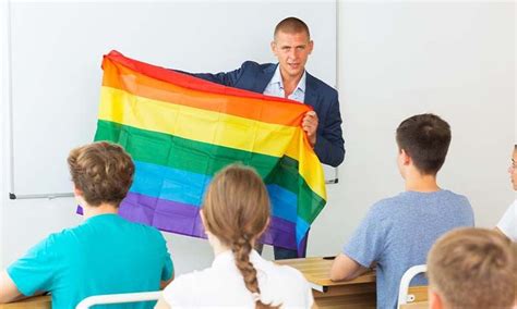 PADRES SACAN A SUS HIJOS DE ESCUELAS POR ADOCTRINAMIENTO GAY Impacto Evangelístico