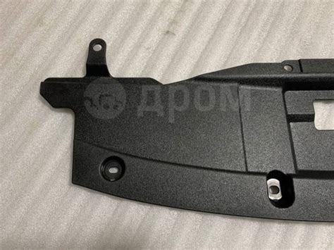 Купить Накладка замка капота на Toyota Hilux 2020-2023 во Владивостоке ...