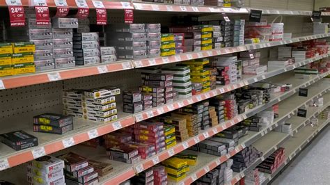 Патроны в магазине США - YouTube