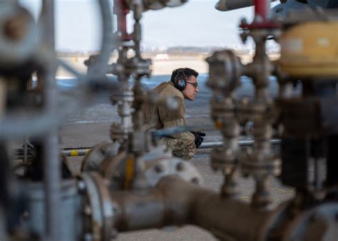 DVIDS News Fueling The Fight Hot Pit Refueling Sustains Combat