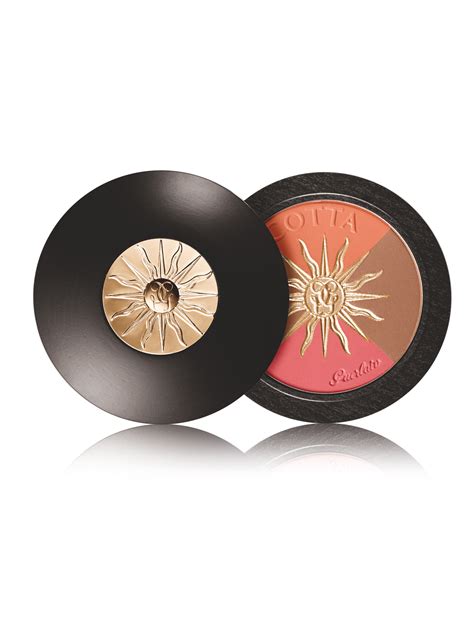 Bouche Nude La Tendance Chic De L Hiver Femme Actuelle