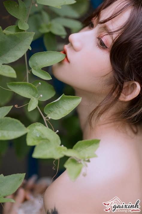 Hot girl tóc ngắn vô cùng sexy và cá tính