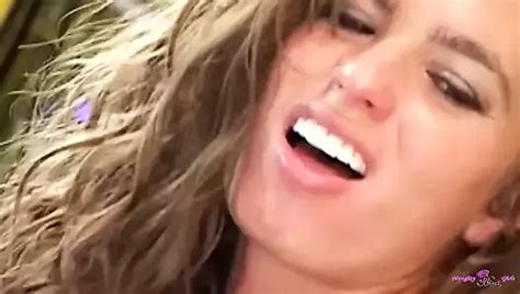 Milf Stiefmutter Sofie Marie Verf Hrt Ihren Stiefsohn Zum Sex Xhamster