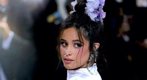 Camila Cabello plus torride que jamais en micro bikini et pose cambrée