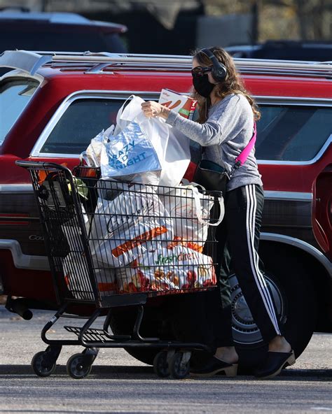 Galerie Foto Sarah Jessica Parker a renunțat la ținutele glamour Cum arată actrița din Sex