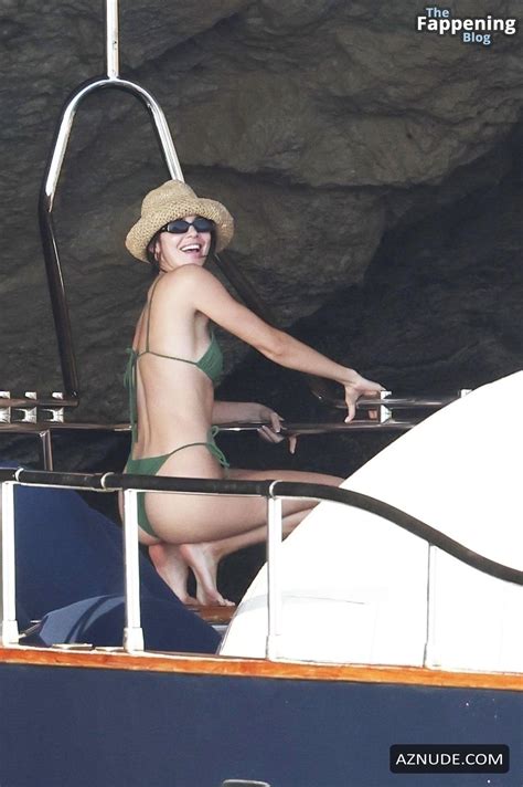 Kendall Jenner Sexy Spotted Showing Off Her Amazing Body Wearing A Hot Green Bikini At Ibiza
