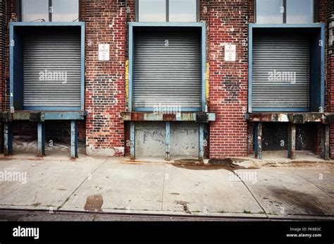 Old Warehouse Loading Dock In Brooklyn New York Usa Stock Photo Alamy