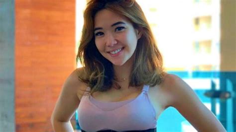 Hot Banget Pose Seksi Gisella Anastasia Bikin Ngiler