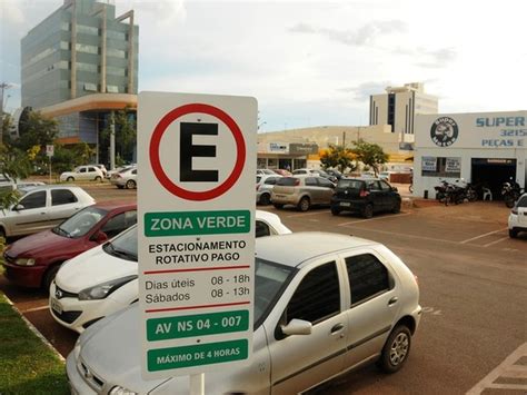 Empresa anuncia retomada da cobrança de estacionamento rotativo em