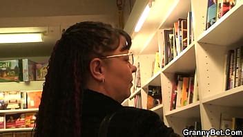 Picked Up Mature Plumper Rides His Cock XNXX