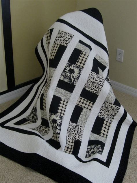 Black And Cream Quilt So Pretty This Is Inspiration Only But Looks Pretty Simple To Make