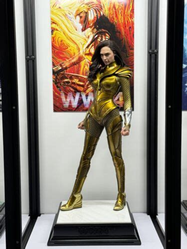 JND Studios 1 3 Scale Hyperreal Statue Wonder Woman 1984 Golden Armor