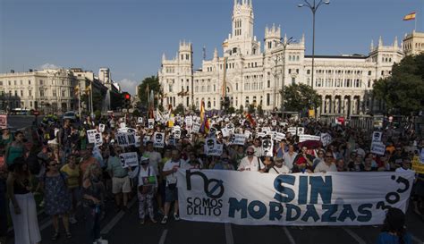 Libertad De Expresi N Y Derecho A La Protesta Pac Fica Seis A Os Bajo