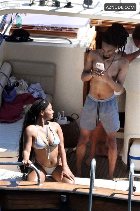 Halle Bailey Sexy Seen With Scott Bridgeway Flashing Her Hot Tits And Butt In A Skimpy Bikini
