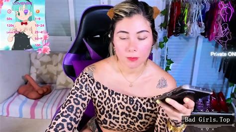 Big Booty Perfect Body And Big Boobs Hot Webcam Teen