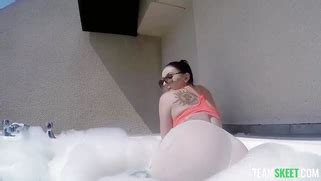 Mandy Muse Shows Off Her Amazing Ass Outdoors Porn Movies 3Movs