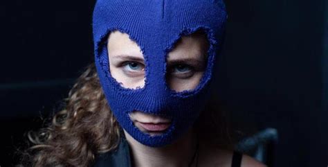 Livro sobre prisão da banda russa Pussy Riot será lançado no Recife Folha PE