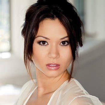 Jenny Reid Babe Page Watch This Centerfold On FreeOnes