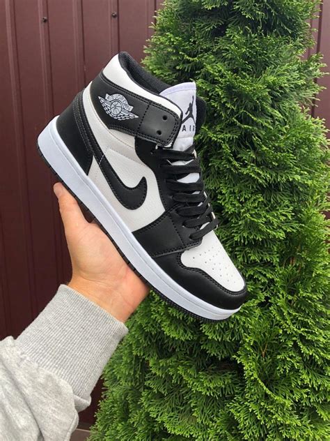 Мужские кроссовки Nike Air Jordan черные с белым Кожаные высокие ...
