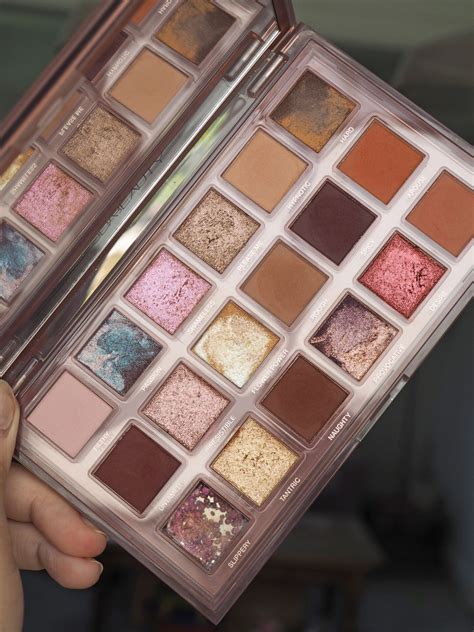 HUDA Naughty Nude Eyeshadow Palette Review Swatches Eye Looks