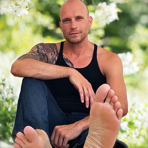 Pin On Barefoot Guys Foot Pictures Picture Site New Pictures