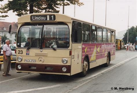 Zwei Bilder: SWP 23 (O 305) und SWP 59 (O 405 G) - >>> Regensburger Busse