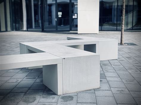 CUBIO látszóbeton pad - Vario parkbútor