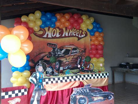 Ju Decoração e Recreação de festa infantil Tel hot wheels
