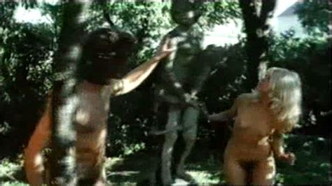 Naked Britt Corvin In Liebesmarkt