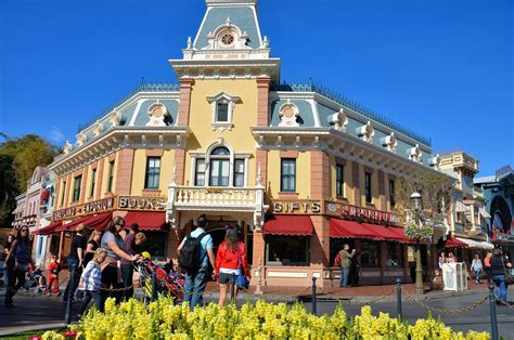 disneyland main street shops disneyland main street olszewski magic
